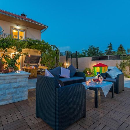 Amazing Home In Lisicic With Outdoor Swimming Pool Lisicici Exterior foto
