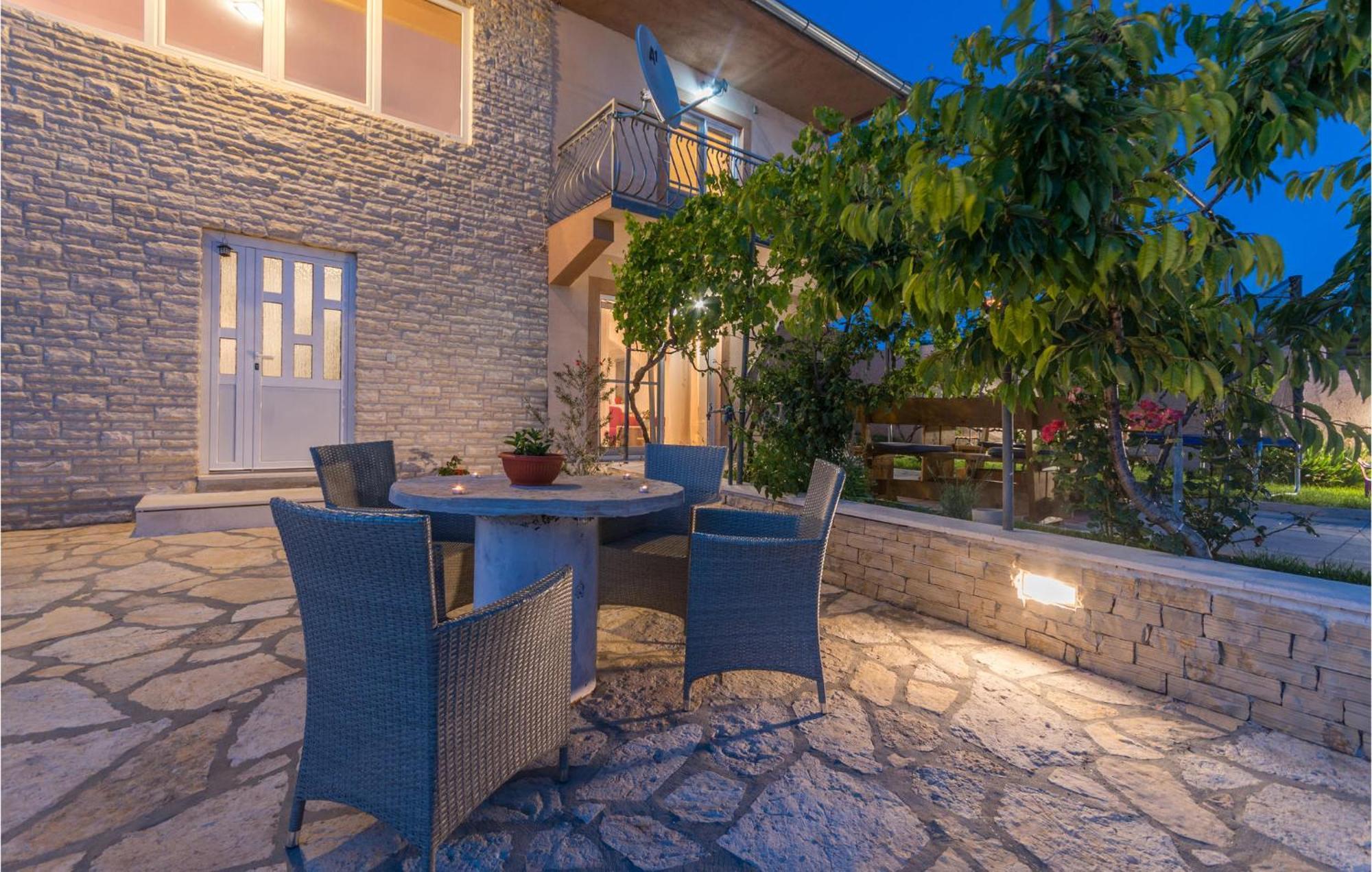 Amazing Home In Lisicic With Outdoor Swimming Pool Lisicici Exterior foto